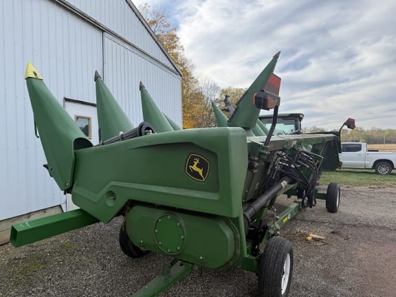 2022 John Deere C8R Equipment Image0