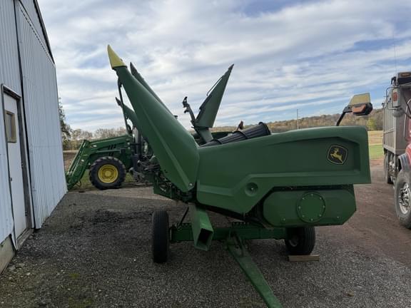 Image of John Deere C8R equipment image 1