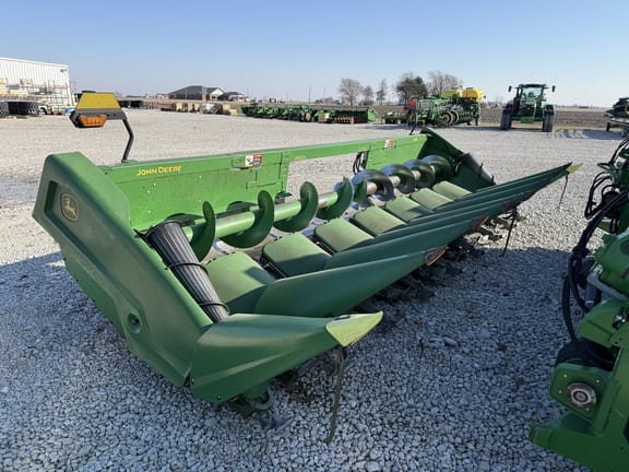 2022 John Deere C8R Equipment Image0
