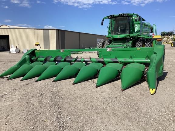 Image of John Deere C8R equipment image 2