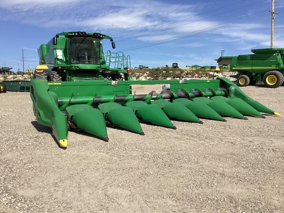 Image of John Deere C8R equipment image 3