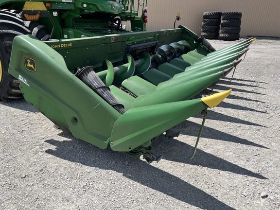 2022 John Deere C8R Equipment Image0