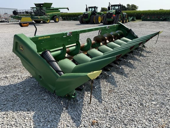2022 John Deere C8R Equipment Image0
