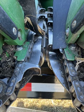 Image of John Deere C8R equipment image 4