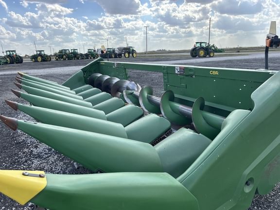 2022 John Deere C8R Equipment Image0