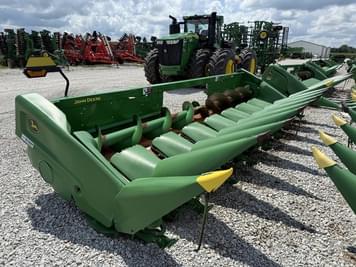 Main image John Deere C8R