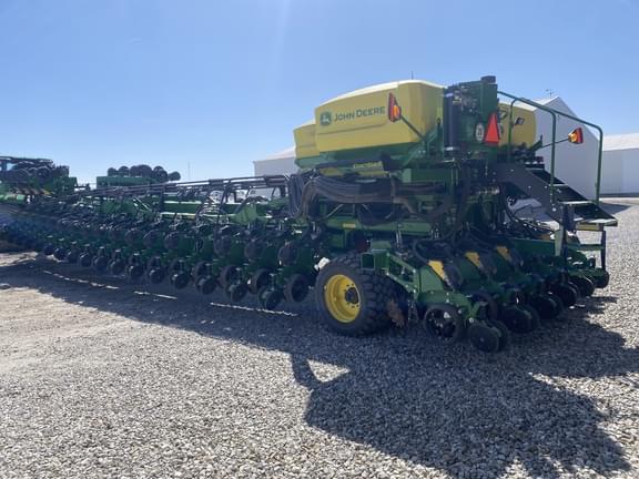 Image of John Deere DB120 equipment image 3