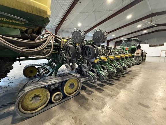 Image of John Deere DB60 equipment image 2