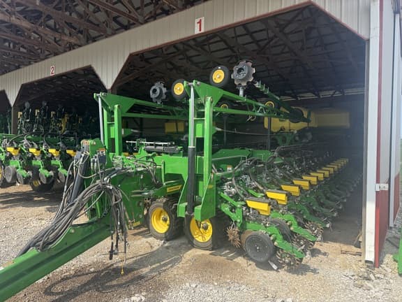 Image of John Deere DB80 equipment image 1