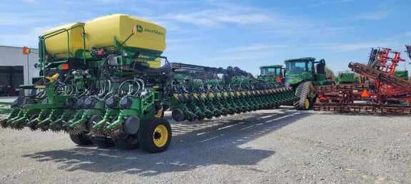 Image of John Deere DB90 Primary image