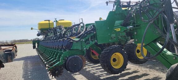 Image of John Deere DB90 equipment image 1