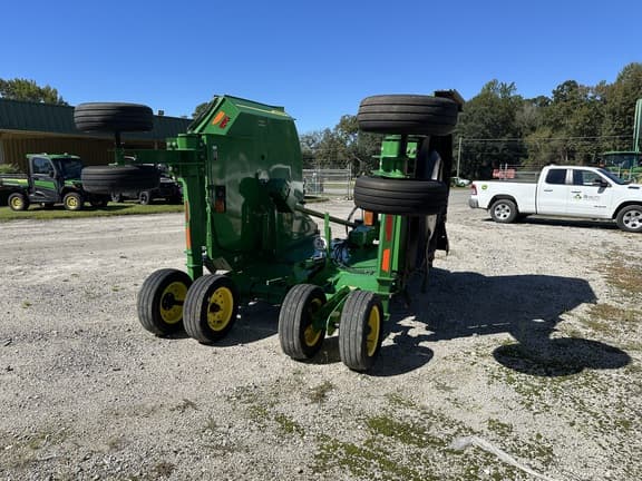 Image of John Deere FC20R equipment image 4