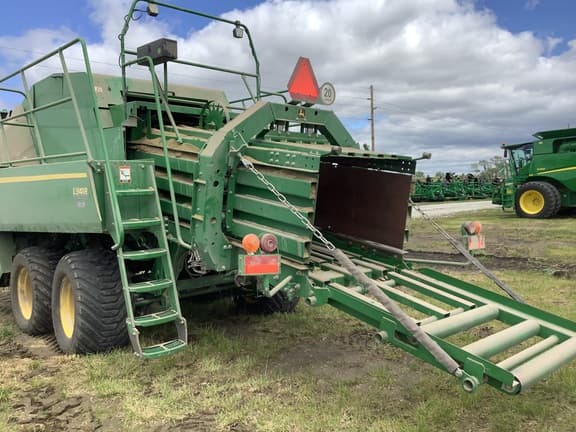 Image of John Deere L341 equipment image 4