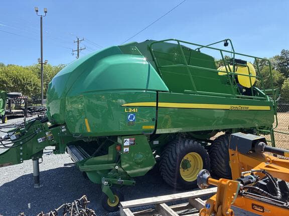 Image of John Deere L341 equipment image 1