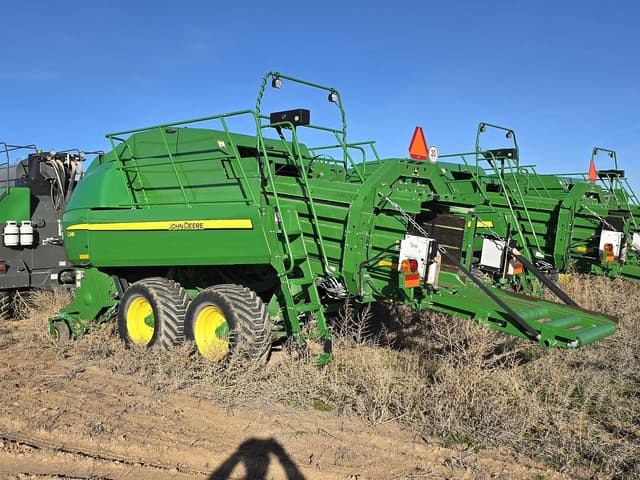 Image of John Deere L341 equipment image 1