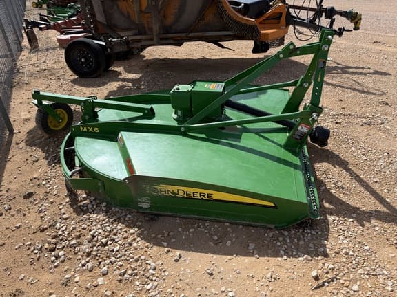 Image of John Deere MX6 equipment image 4