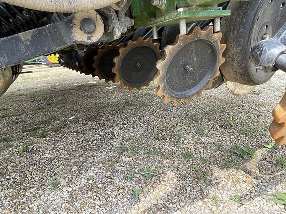 Image of John Deere N530C equipment image 3