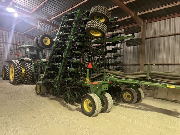 Image of John Deere N536C equipment image 1