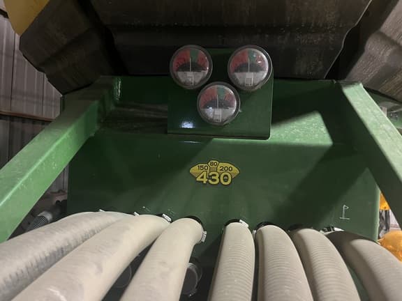 Image of John Deere N536C equipment image 4