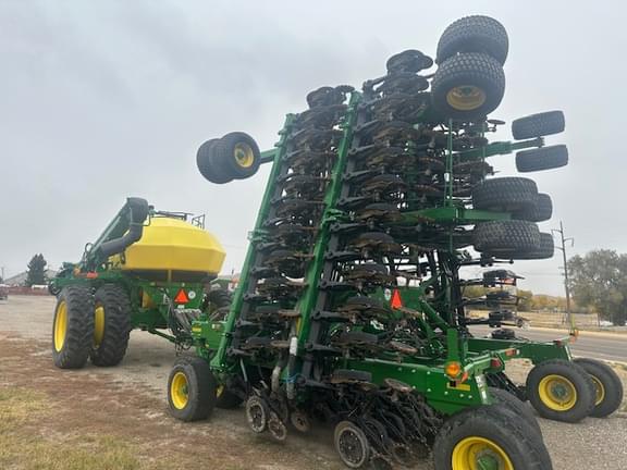 Image of John Deere N560 equipment image 4