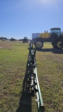 Image of John Deere R4023 equipment image 3