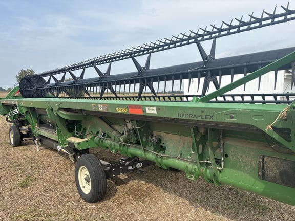 2022 John Deere RD35F Equipment Image0