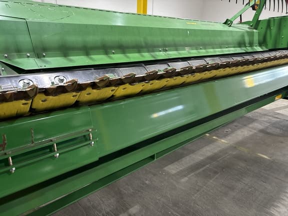 Image of John Deere RD35F equipment image 3