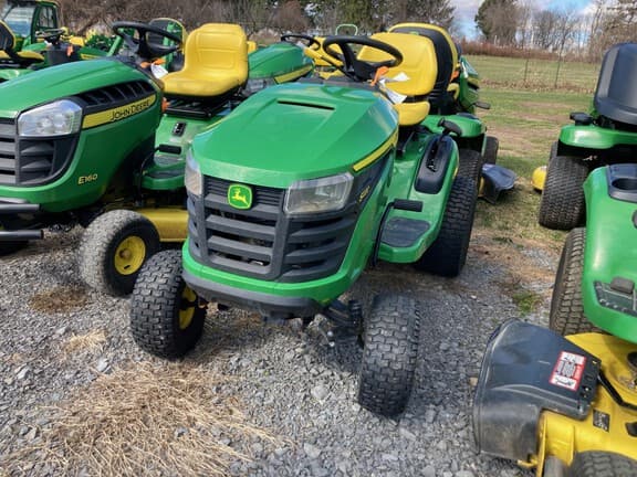 Image of John Deere S220 equipment image 2