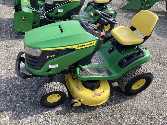 2022 John Deere S220 Equipment Image0