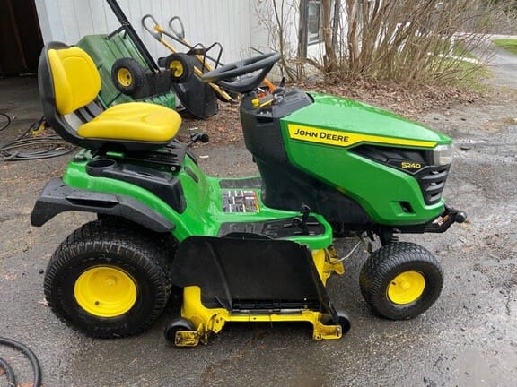 2022 John Deere S240 Equipment Image0