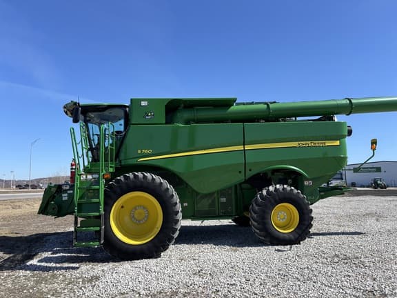 Image of John Deere S760 equipment image 1