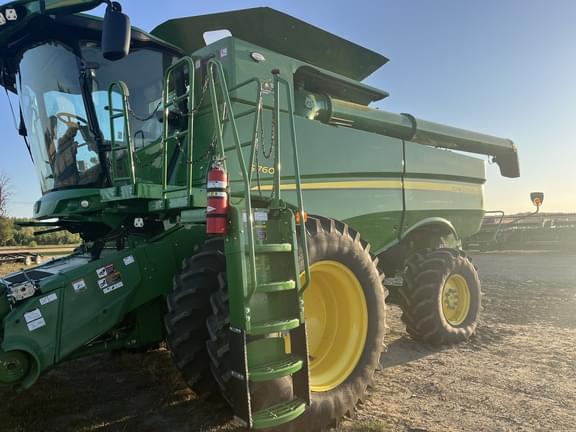 Image of John Deere S760 equipment image 2