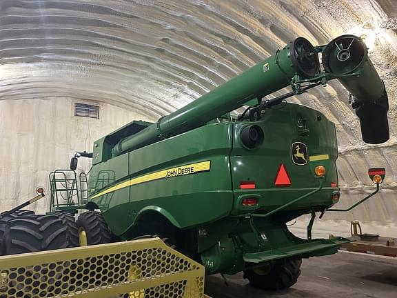 Image of John Deere S770 equipment image 1