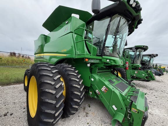 Image of John Deere S770 equipment image 1