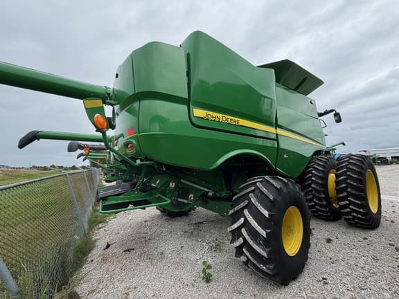 Image of John Deere S770 equipment image 2