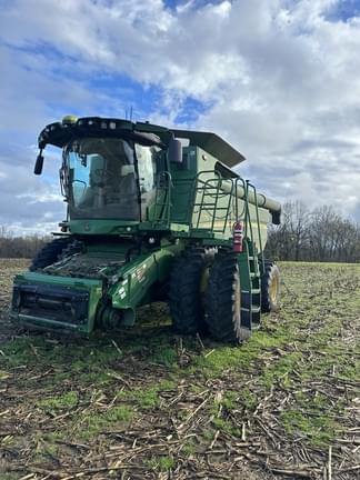 Image of John Deere S770 equipment image 1