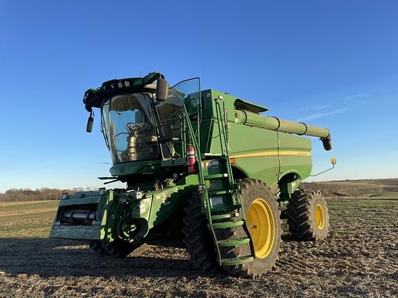 Image of John Deere S770 equipment image 1