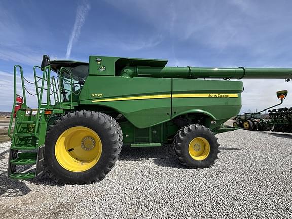 Image of John Deere S770 equipment image 1