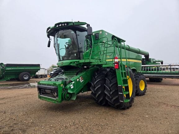 2022 John Deere S770 Equipment Image0