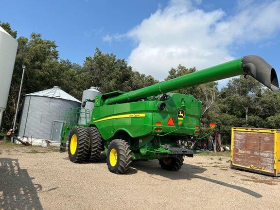 Image of John Deere S770 equipment image 1