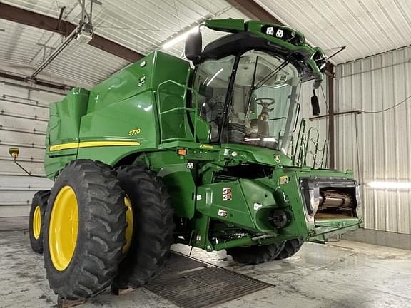 Image of John Deere S770 equipment image 2