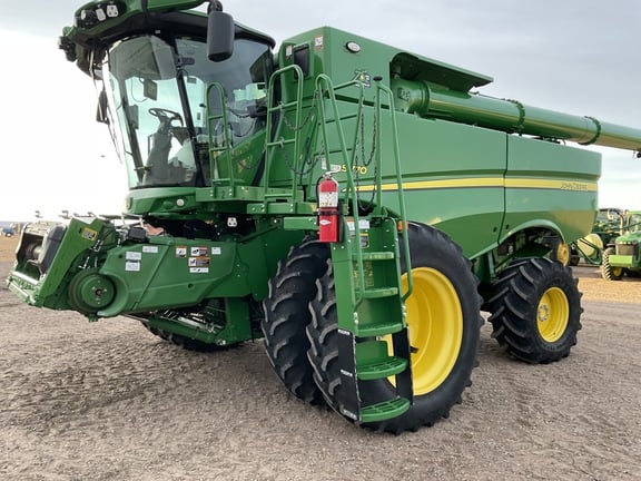 2022 John Deere S770 Equipment Image0
