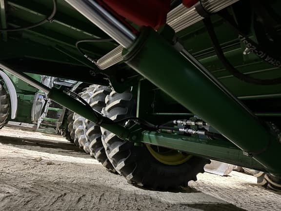 Image of John Deere S770 equipment image 4