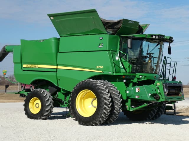 Image of John Deere S770 equipment image 1