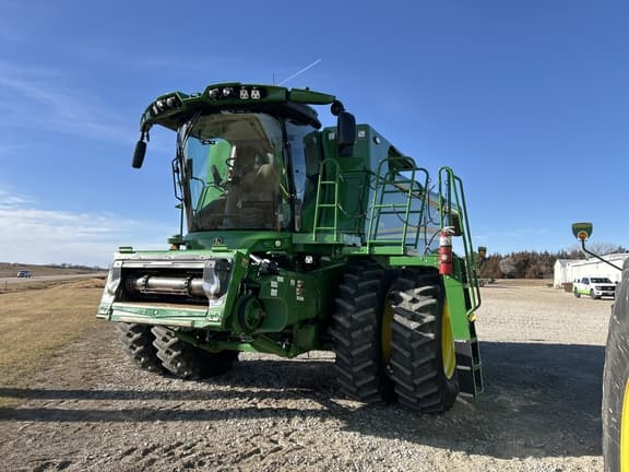 Image of John Deere S780 equipment image 2