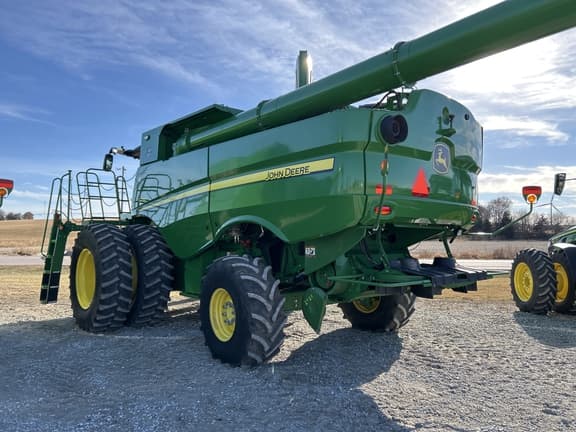 Image of John Deere S780 equipment image 4
