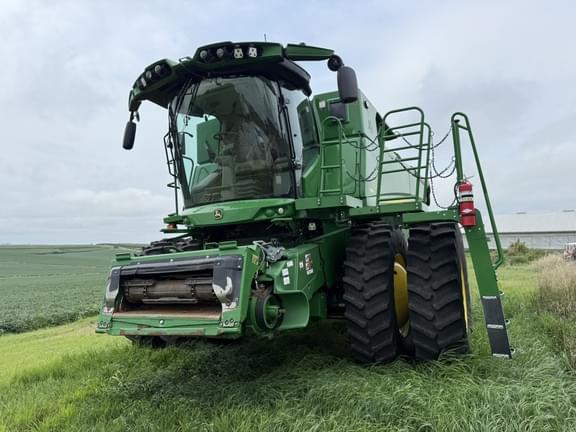 Image of John Deere S780 Primary image