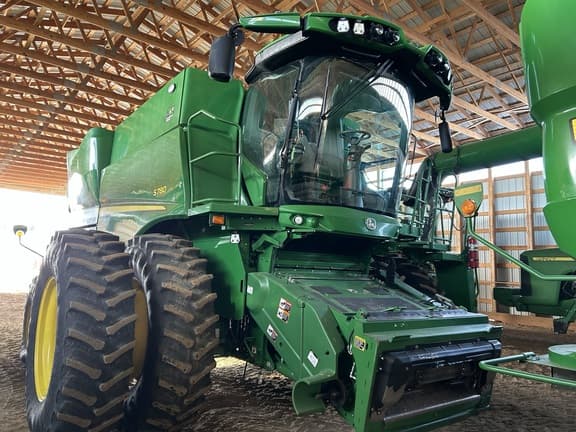 Image of John Deere S780 equipment image 1