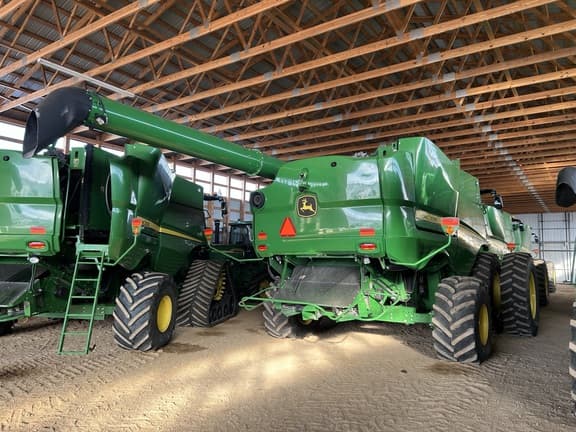 Image of John Deere S780 equipment image 4