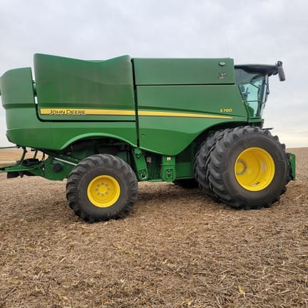 2022 John Deere S780 Equipment Image0